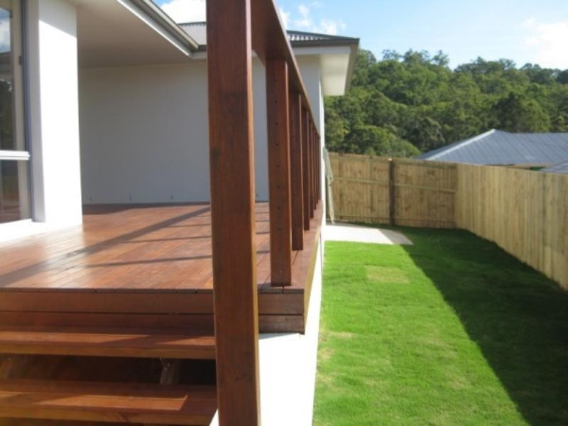 11 Roper St, Pacific Pines QLD 4211