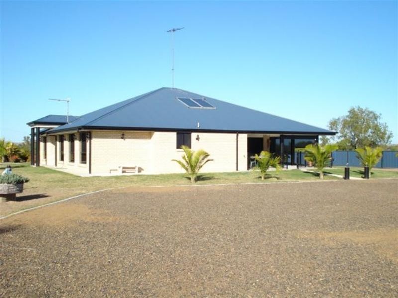 31 Bramston St, Banana QLD 4702