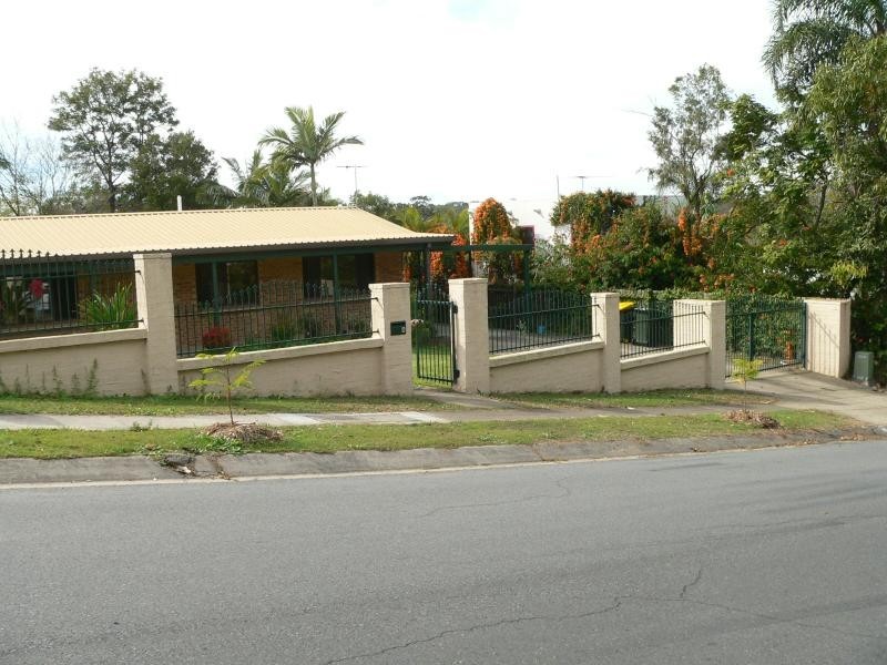 4 Redpath St, Wishart QLD 4122