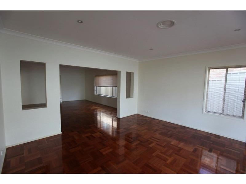 45 Boronia Dr, Voyager Point NSW 2172