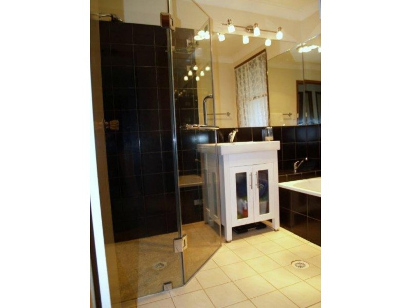 11 Benjamin Cct, Hunterview NSW 2330