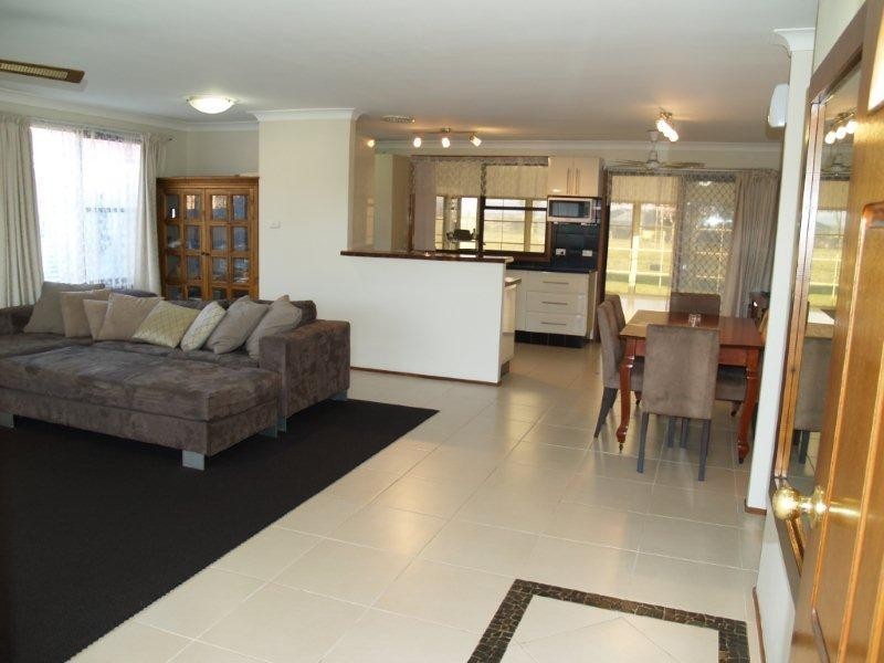 11 Benjamin Cct, Hunterview NSW 2330