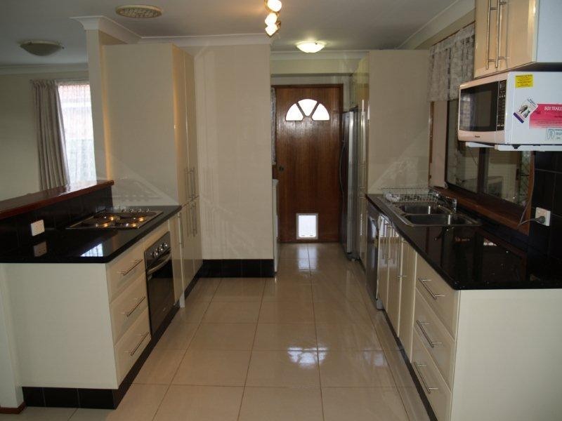 11 Benjamin Cct, Hunterview NSW 2330