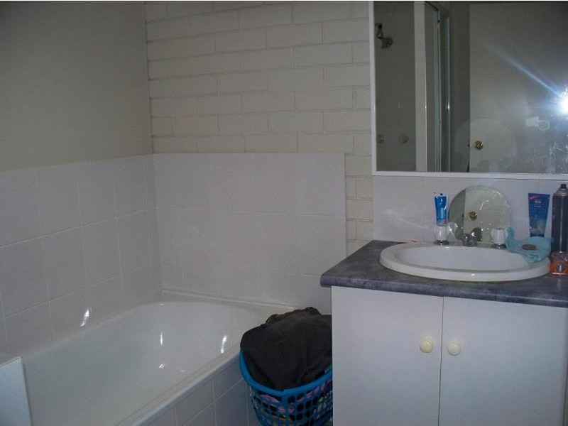 1/10 Phillip St, One Mile QLD 4305