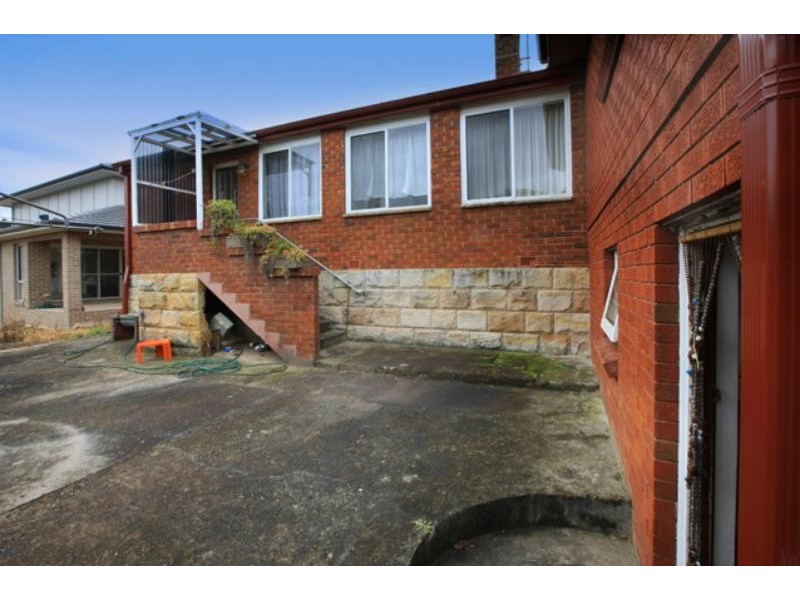 26 Wolger Rd, Ryde NSW 2112