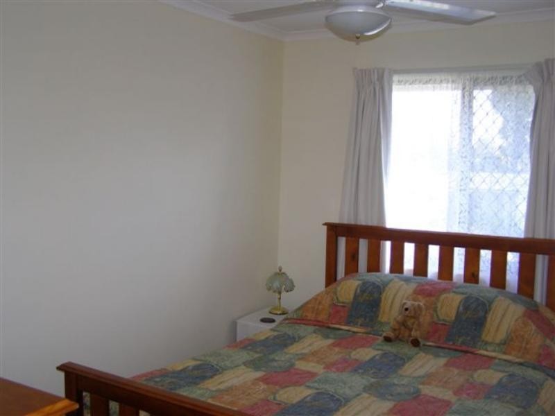 9 Cumming St, Bongaree QLD 4507