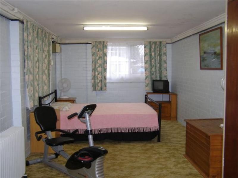 9 Cumming St, Bongaree QLD 4507