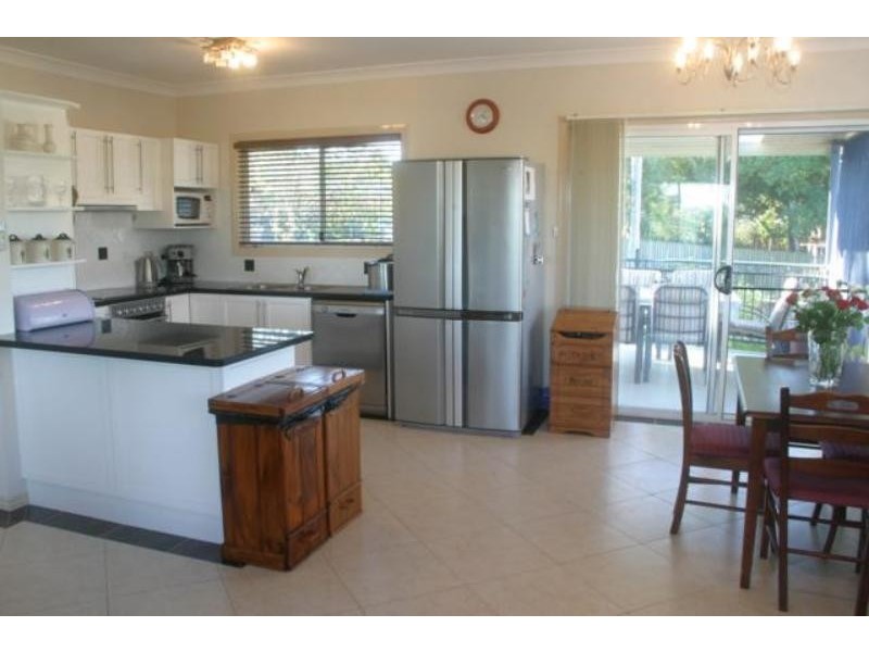 3 Benbow Ct, Springwood QLD 4127