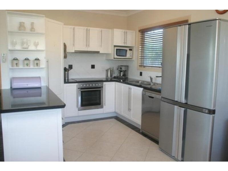 3 Benbow Ct, Springwood QLD 4127