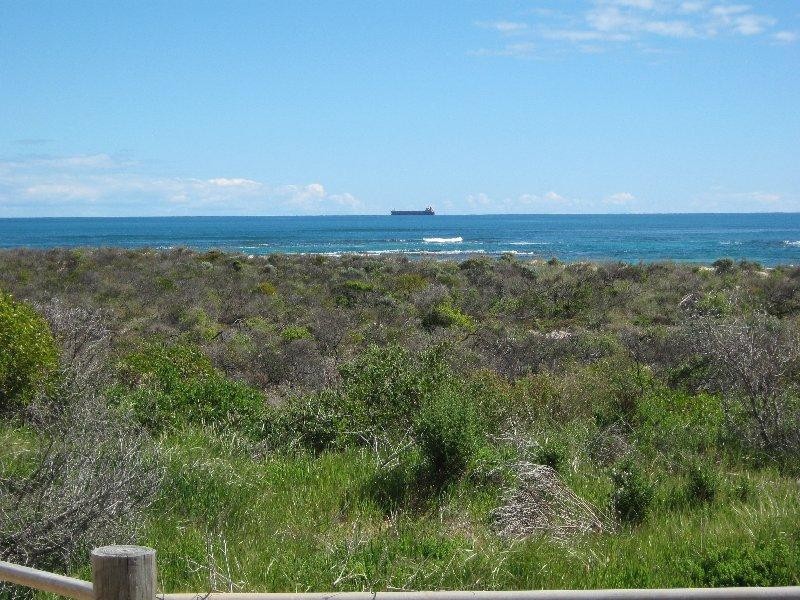 19 Surfside Tce, Drummond Cove WA 6532