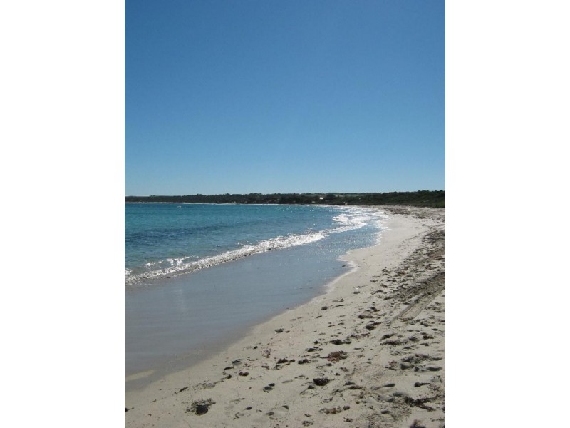 19 Surfside Tce, Drummond Cove WA 6532