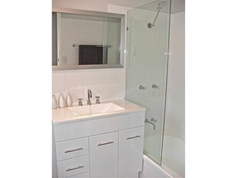 1/52 Hollywell Rd, Biggera Waters QLD 4216