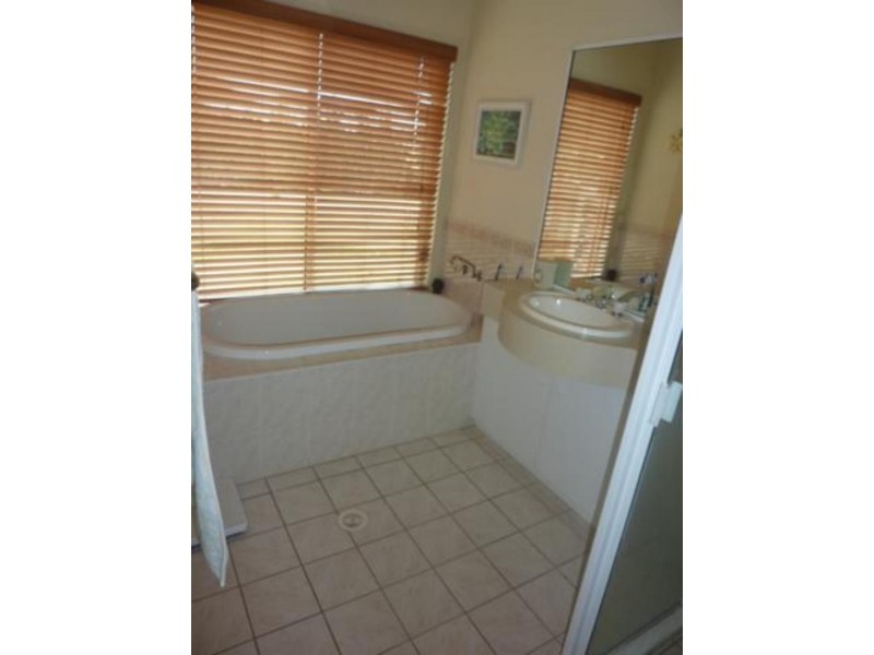 34 Hogans  Dr, Bargo NSW 2574