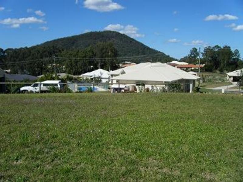 28 Lachlan  Cres, Beerwah QLD 4519