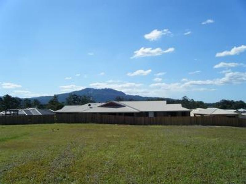 28 Lachlan  Cres, Beerwah QLD 4519