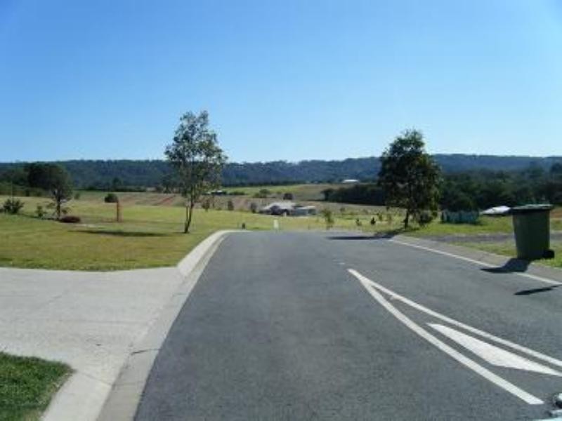 28 Lachlan  Cres, Beerwah QLD 4519