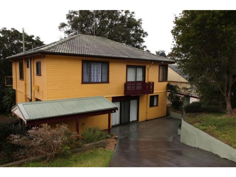 4 Valaud Cres, Highfields NSW 2289