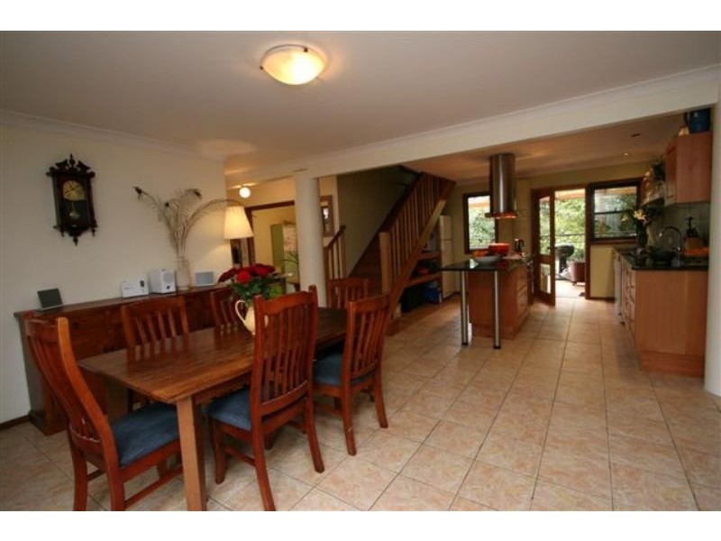 4 Valaud Cres, Highfields NSW 2289