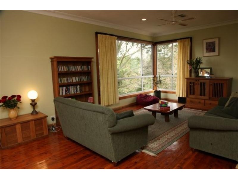 4 Valaud Cres, Highfields NSW 2289