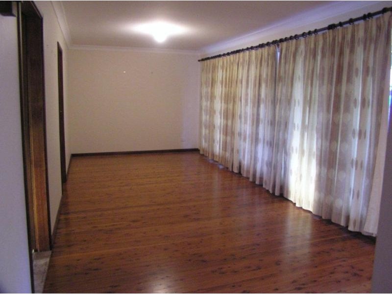 39 Bee Farm Rd, Springwood NSW 2777