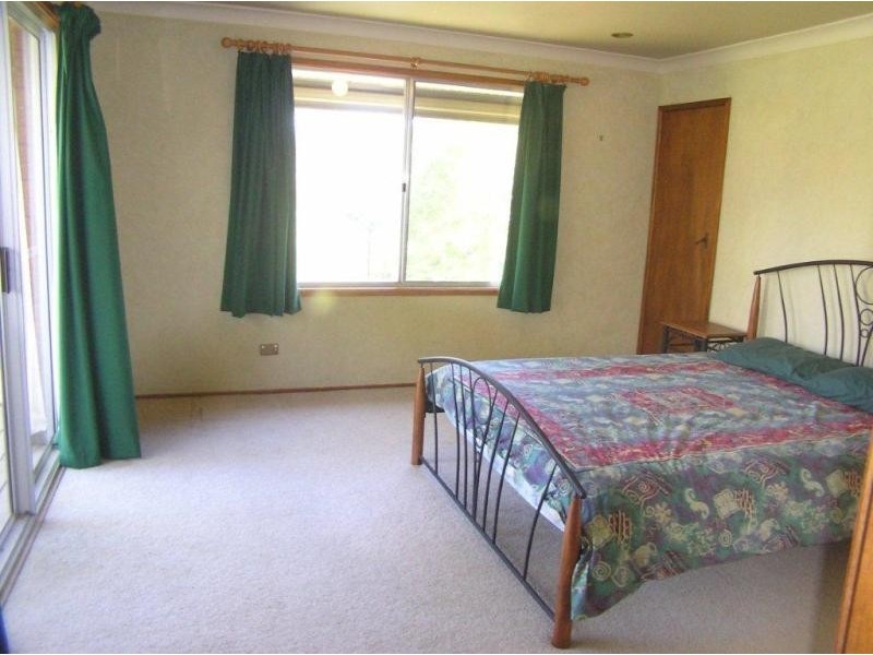 39 Bee Farm Rd, Springwood NSW 2777
