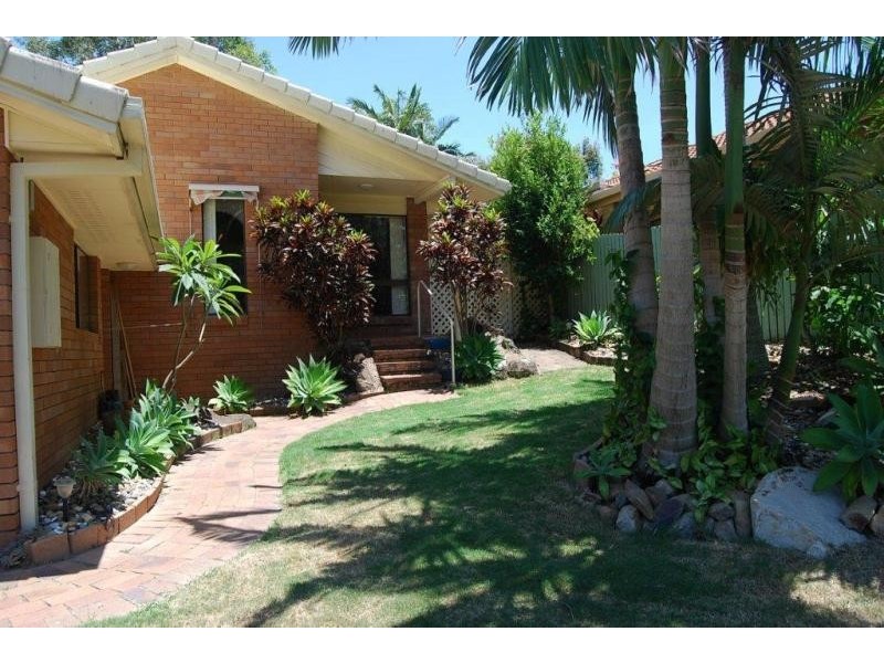 6 St Andrews Gld, Robina QLD 4226