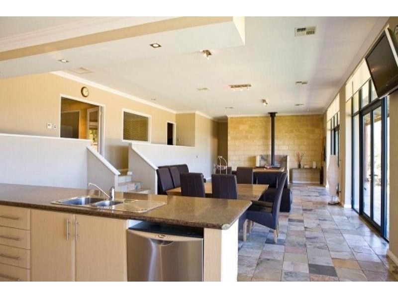 5 Ruslane Dr, Bullsbrook WA 6084