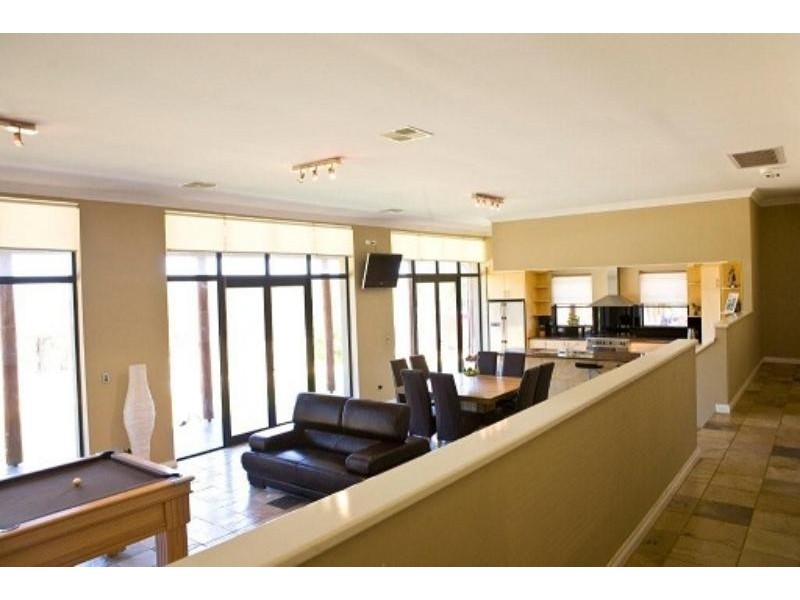 5 Ruslane Dr, Bullsbrook WA 6084