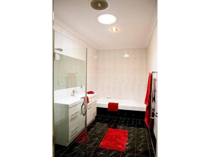 5 Ruslane Dr, Bullsbrook WA 6084