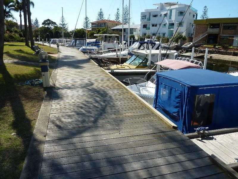 24/37 Bayview St, Runaway Bay QLD 4216