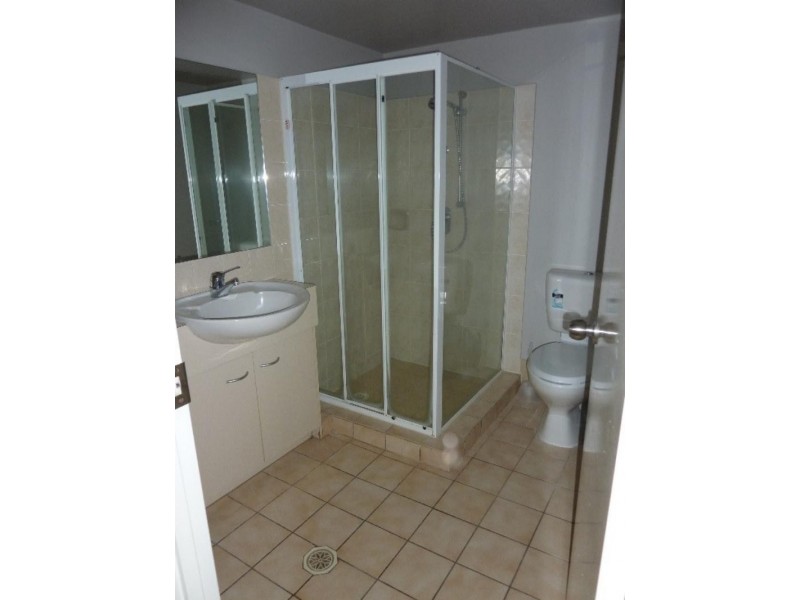 24/37 Bayview St, Runaway Bay QLD 4216