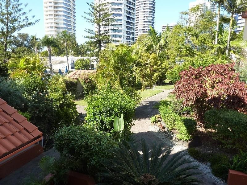 24/37 Bayview St, Runaway Bay QLD 4216