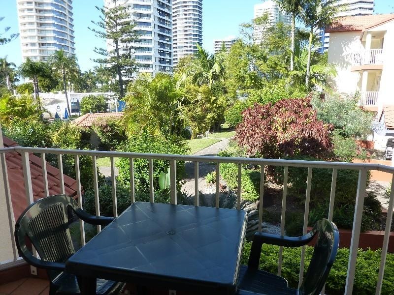 24/37 Bayview St, Runaway Bay QLD 4216