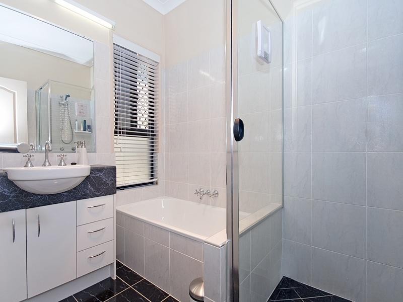 73 Prospect Rd, Gaythorne QLD 4051