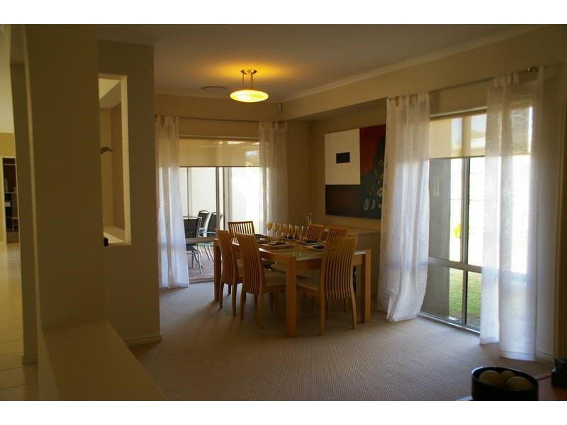 20 Breakspear Rd, Molendinar QLD 4214