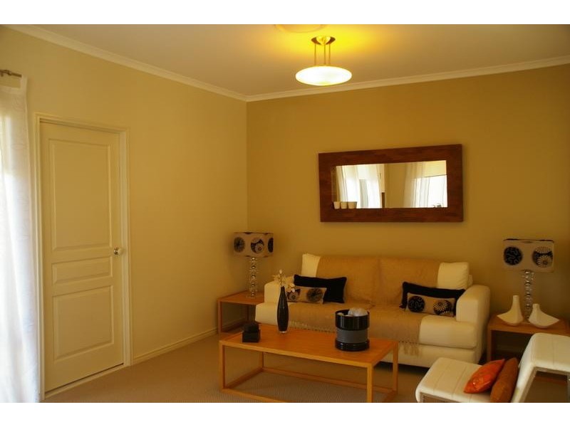 20 Breakspear Rd, Molendinar QLD 4214