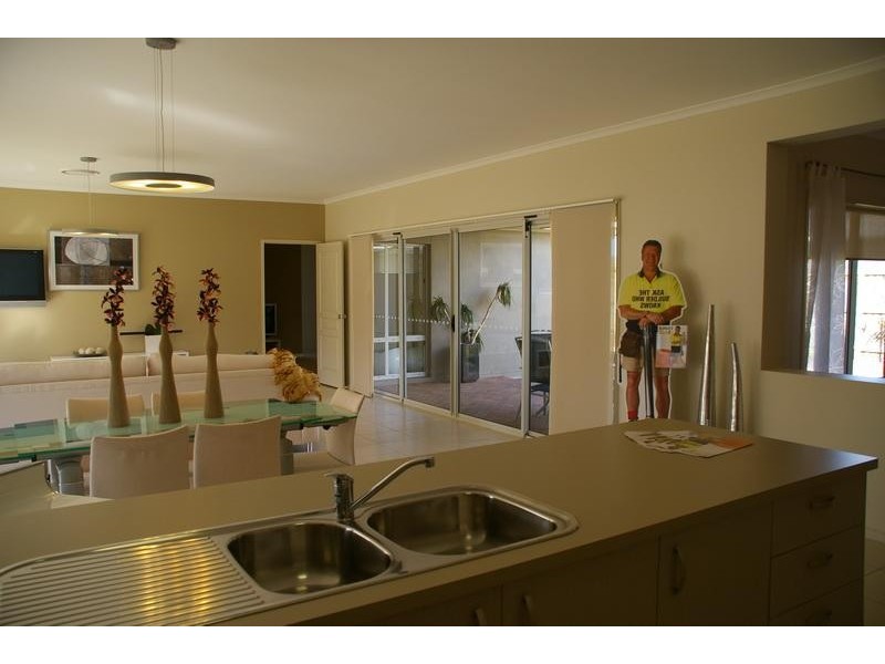 20 Breakspear Rd, Molendinar QLD 4214