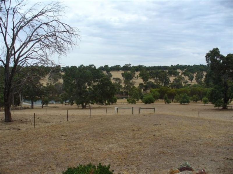 130-5100 Bailup Rd, Wooroloo WA 6558