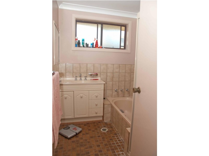 9 Allandale Dr, Dubbo NSW 2830