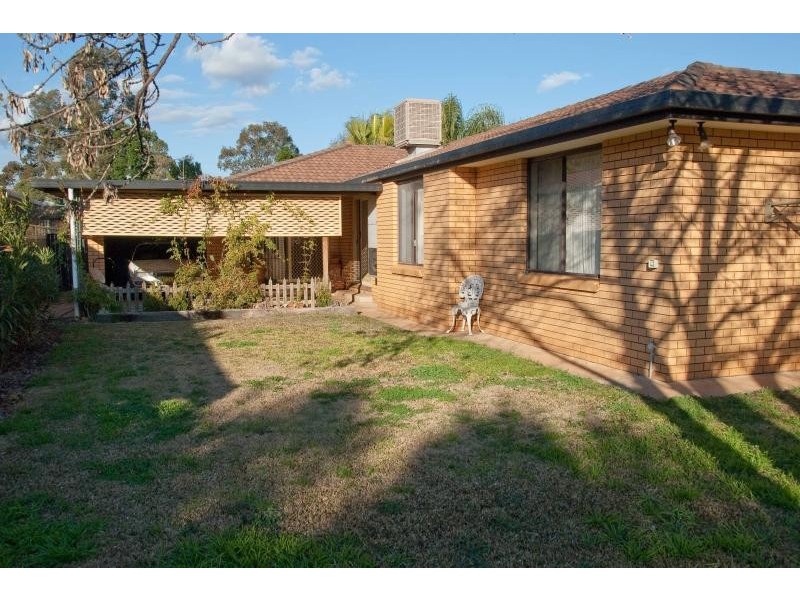 9 Allandale Dr, Dubbo NSW 2830