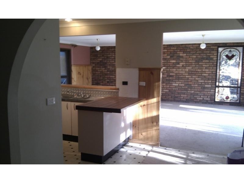 14 Nelson Rd, Katoomba NSW 2780