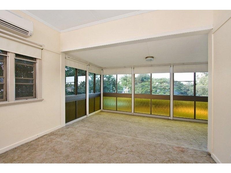 16 Dempsey St, Annerley QLD 4103