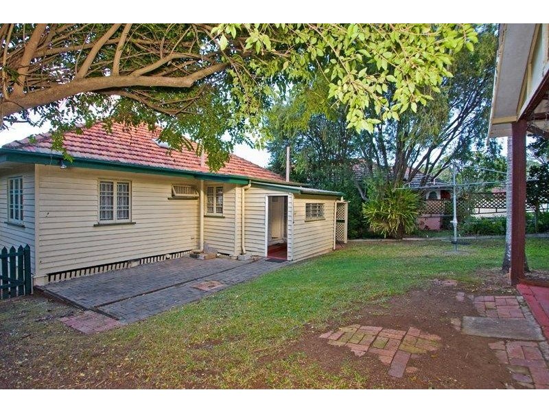 16 Dempsey St, Annerley QLD 4103