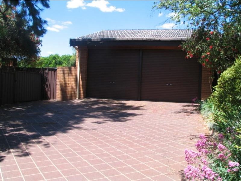 40 Gowrie Walk -, Bathurst NSW 2795