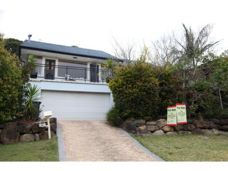 15 Valaud Cres, Highfields NSW 2289