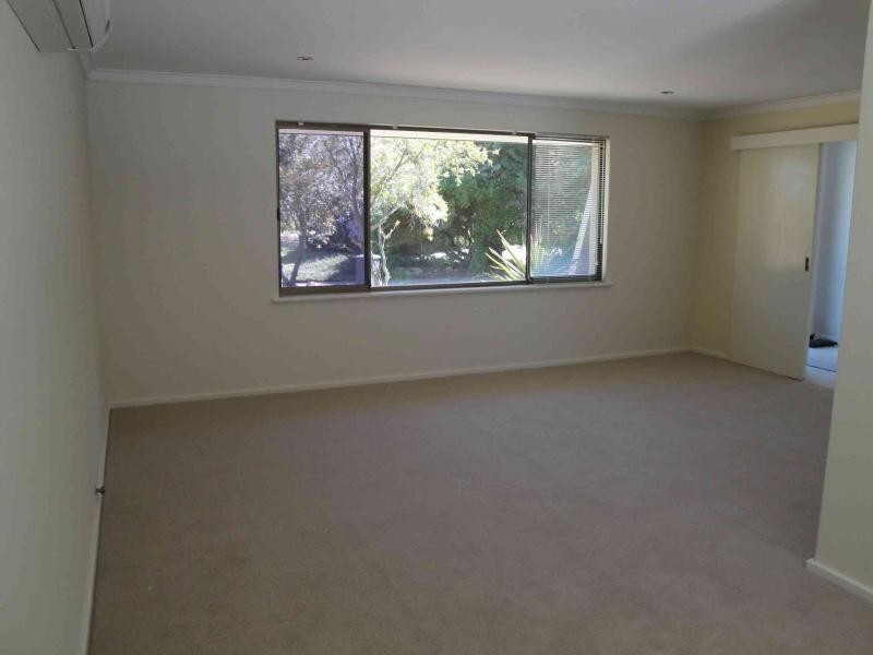 92 Woodhall St, Stirling WA 6021