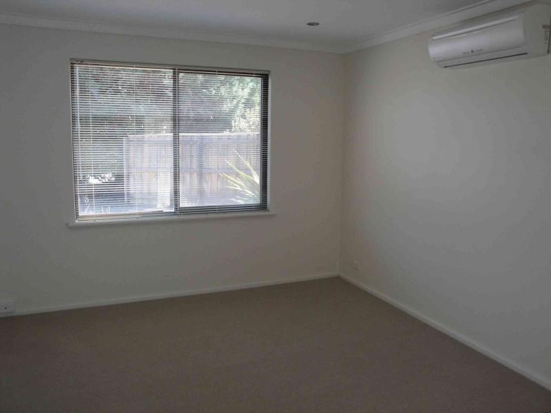 92 Woodhall St, Stirling WA 6021