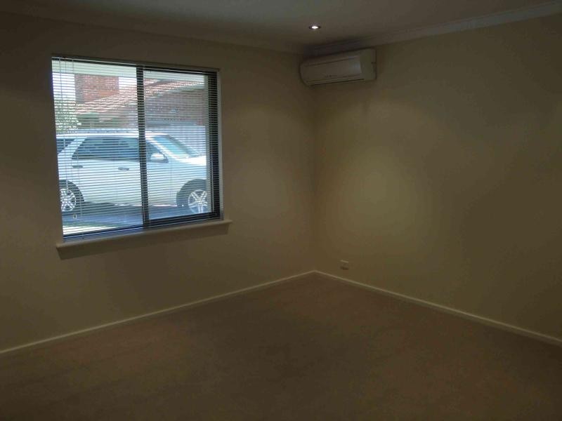 92 Woodhall St, Stirling WA 6021