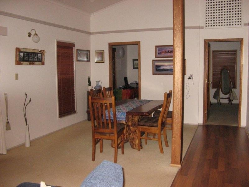 194 Palmtree Rd, Ravensbourne QLD 4352