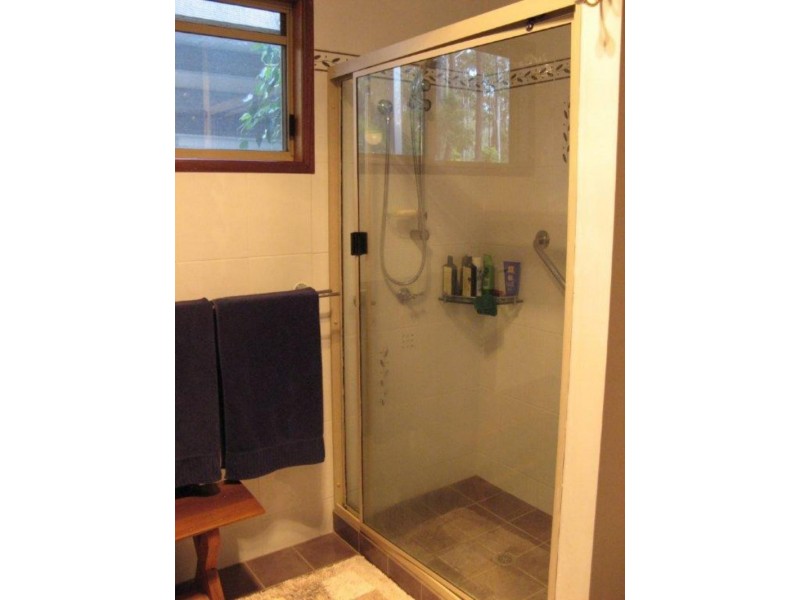 194 Palmtree Rd, Ravensbourne QLD 4352